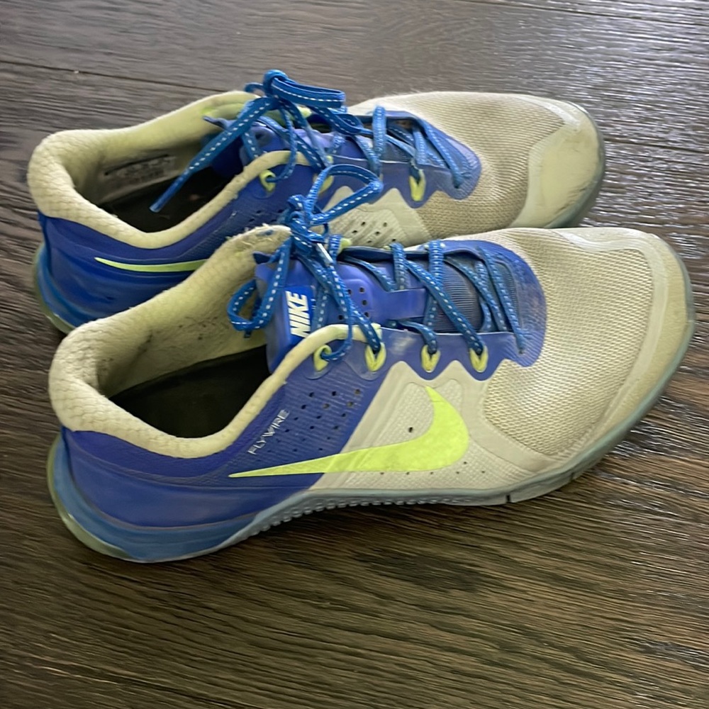 Nike metcon size 7 athletic shoe